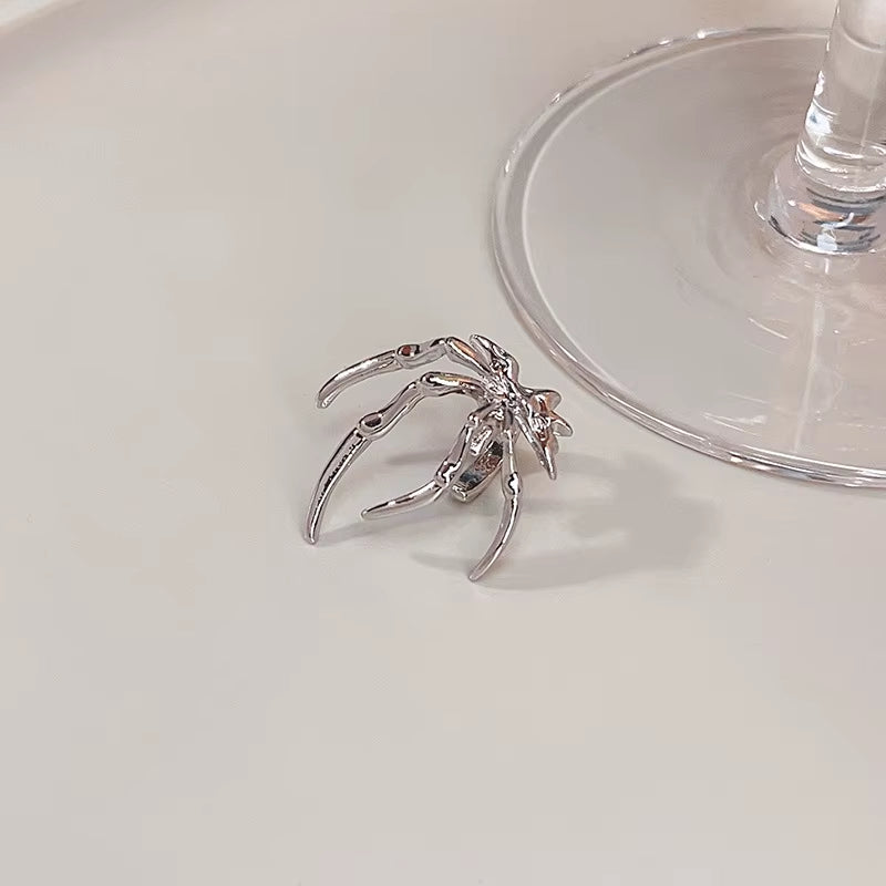 Spider Ear Cuff – Non-Piercing Punk Gothic Metal Clip-On Earring for Men & Women